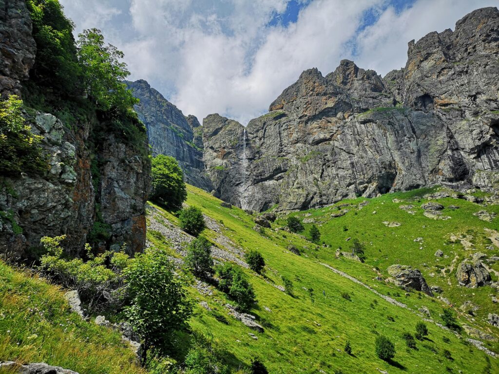 Taxation in Bulgaria highlighted with scenic mountain landscape, representing the country’s low taxes and favorable tax benefits.